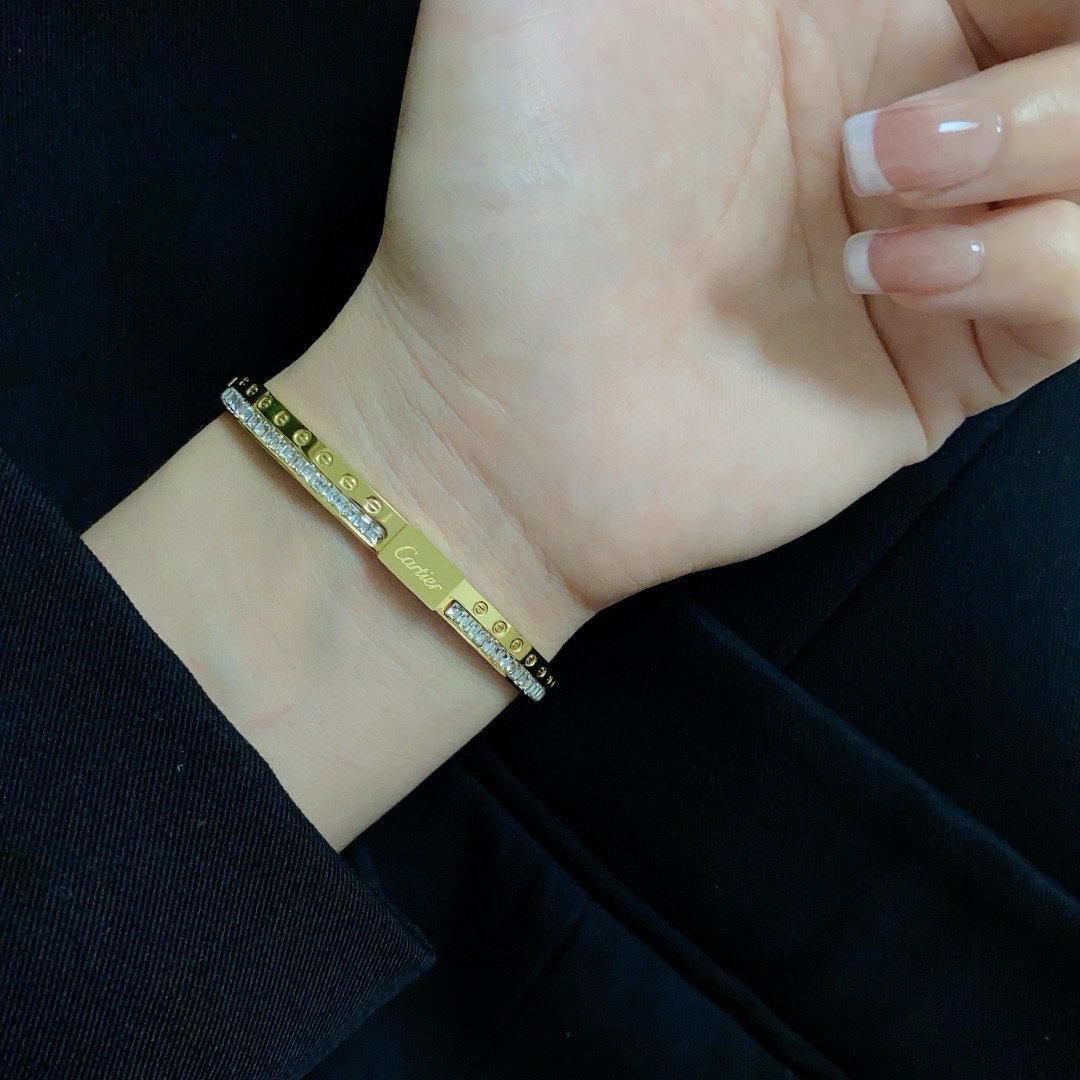 Cartier Love bracelet Yellow gold with clear diamond accents 17