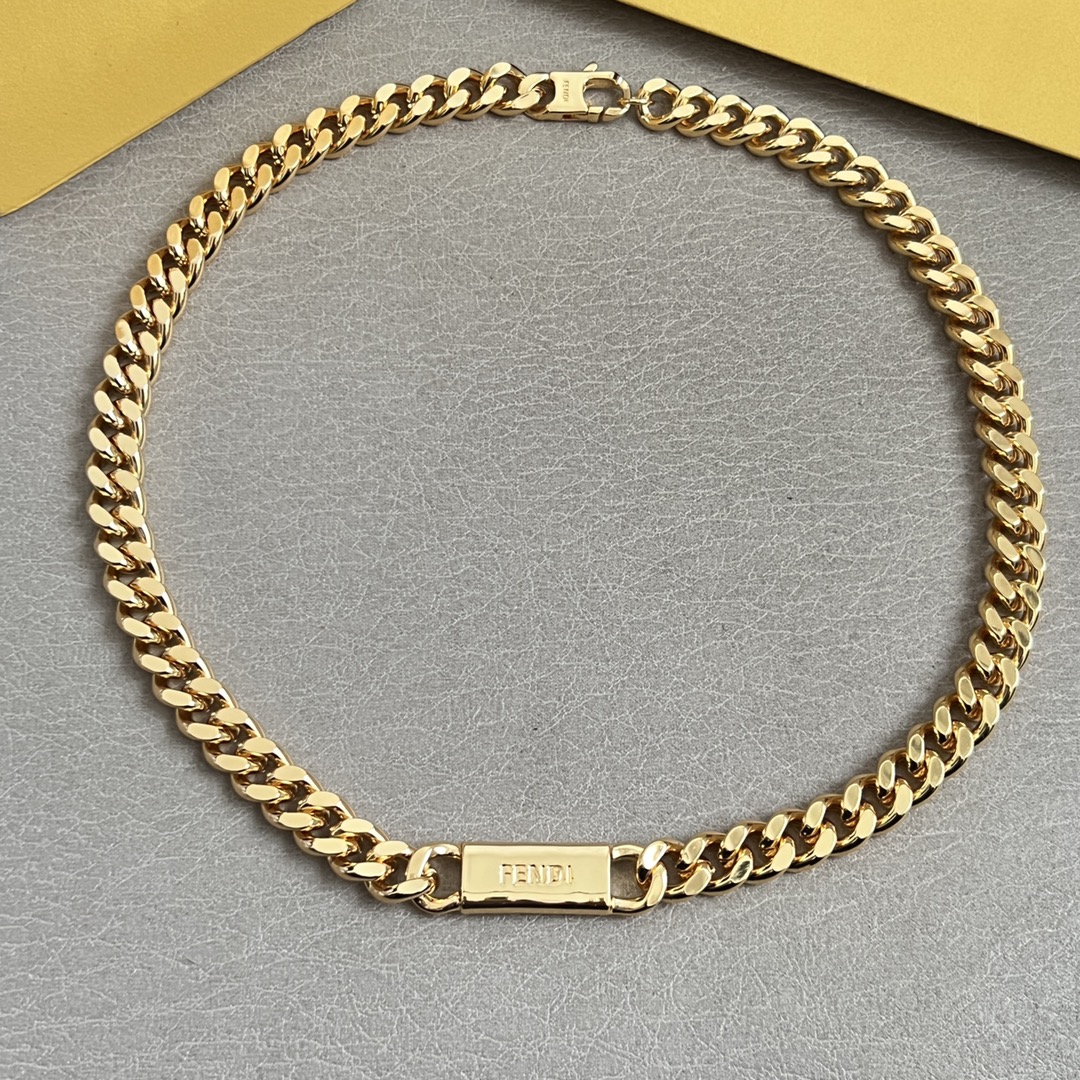 Fendi Logo Engraved Cuban Chain necklace Gold-tone metal also available in silver-tone metal no gemstones 45cm