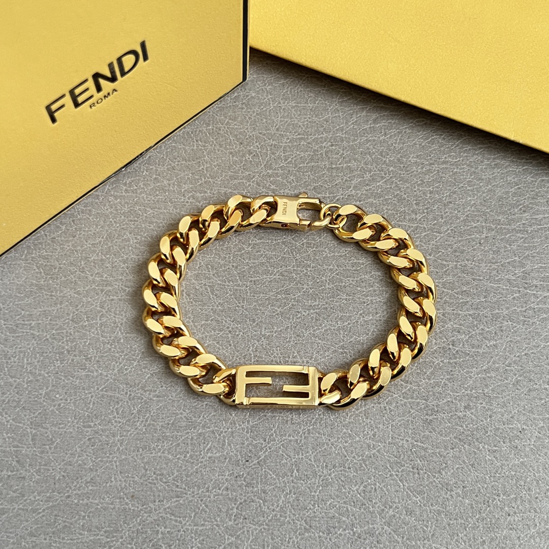 Fendi FF Logo Curb Chain Bracelet bracelet Gold-tone metal silver-tone metal variant available with polished finish no gemstones 19cm
