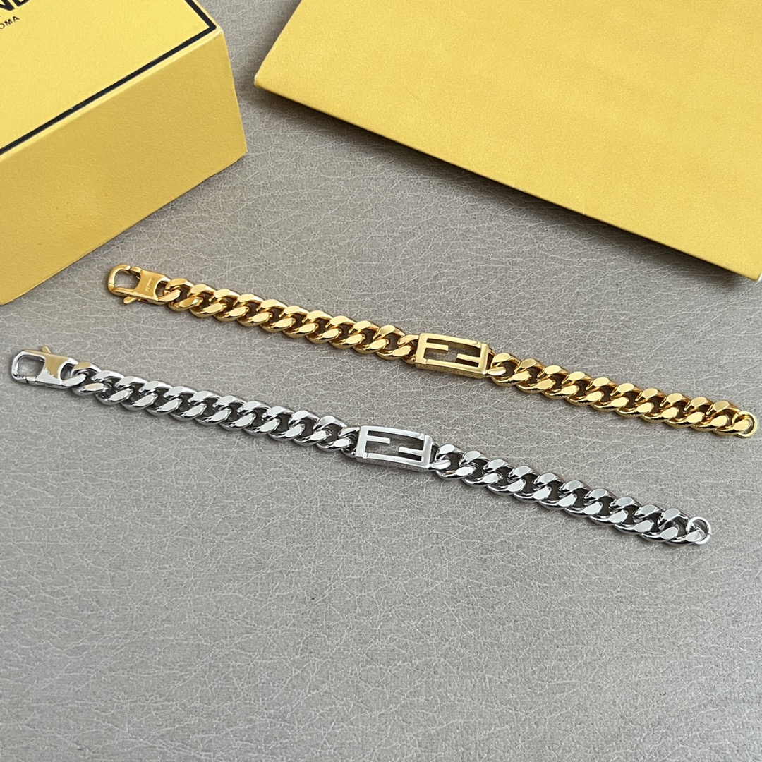 Fendi FF Logo Curb Chain Bracelet bracelet Gold-tone metal silver-tone metal variant available with polished finish no gemstones 19cm