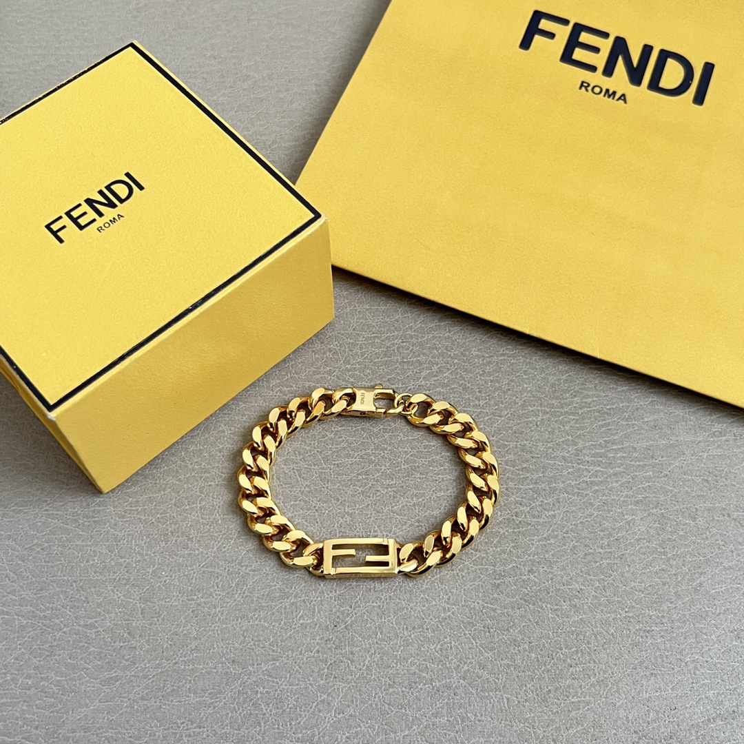 Fendi FF Logo Curb Chain Bracelet bracelet Gold-tone metal silver-tone metal variant available with polished finish no gemstones 19cm
