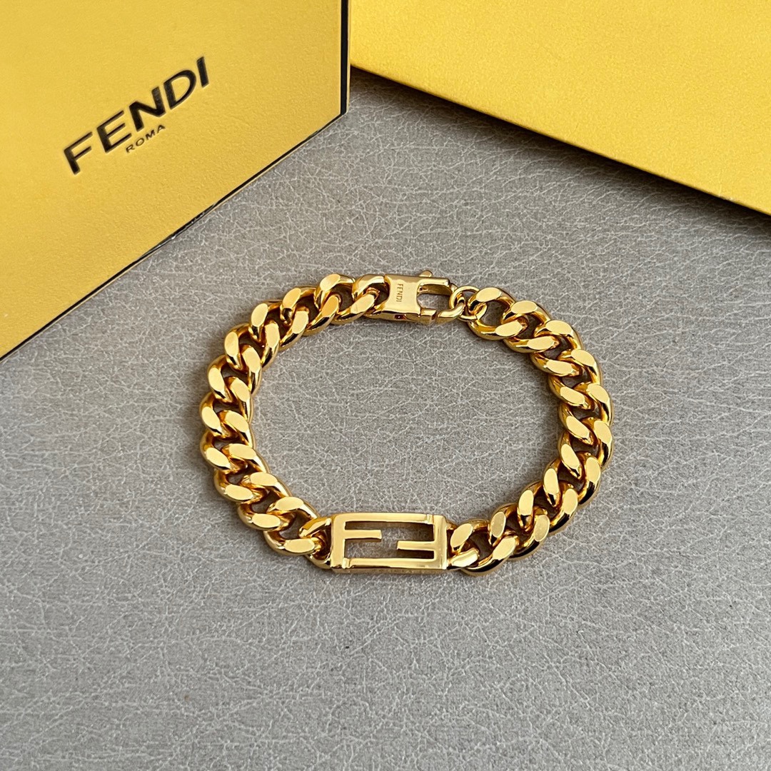 Fendi FF Logo Curb Chain Bracelet bracelet Gold-tone metal silver-tone metal variant available with polished finish no gemstones 19cm