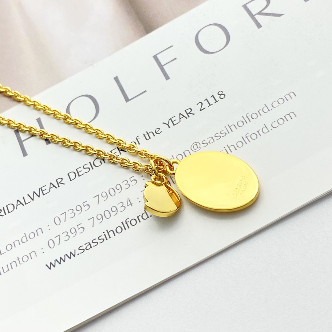 Celine Triomphe Oval Pearl Pendant necklace gold-tone metal with white pearl 45cm with 5cm extender