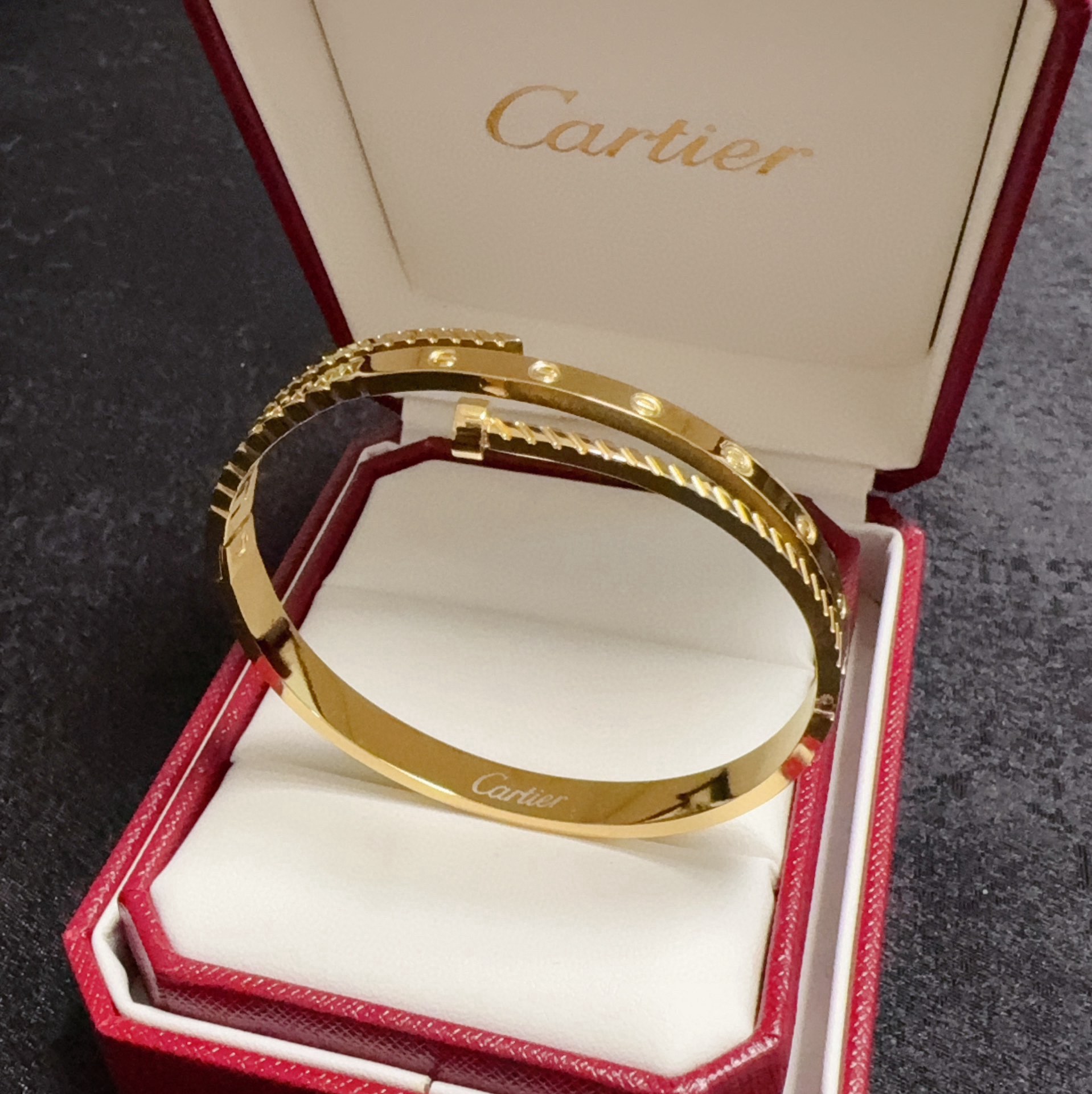 Cartier LOVE Nail Chain Cuff bracelet 18k yellow gold 17