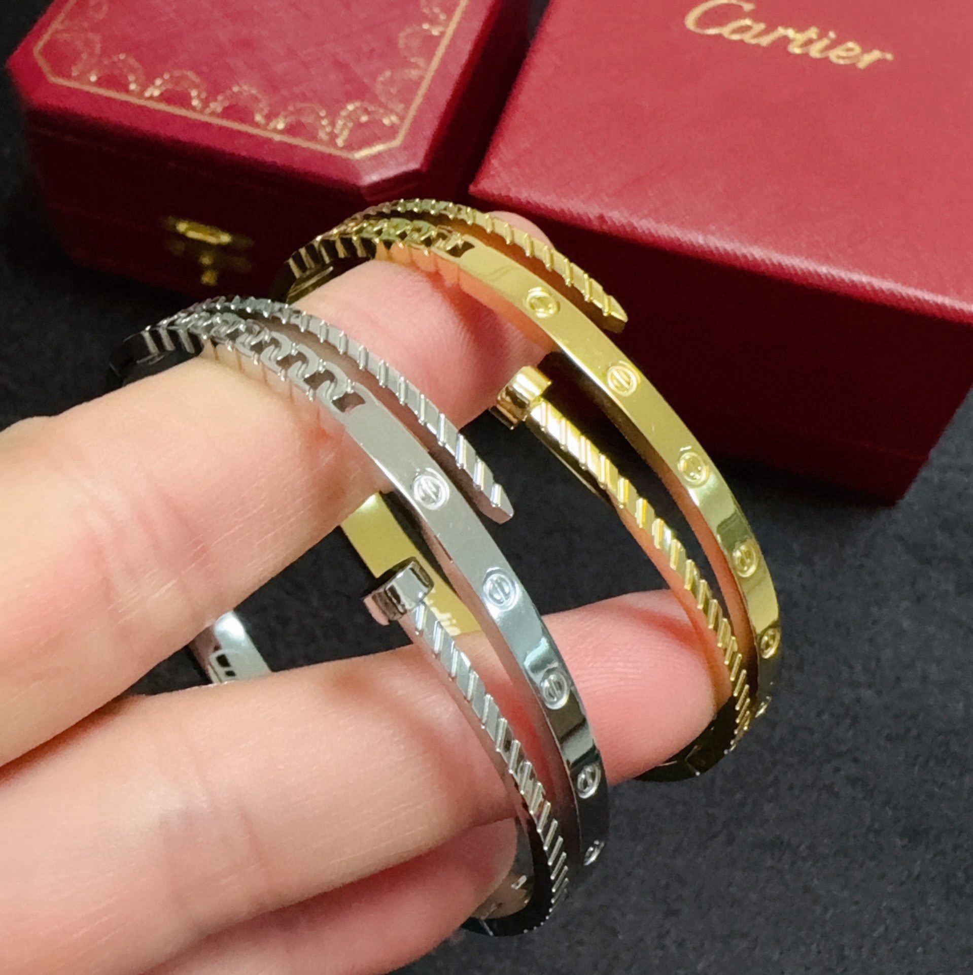 Cartier LOVE Nail Chain Cuff bracelet 18k yellow gold 17