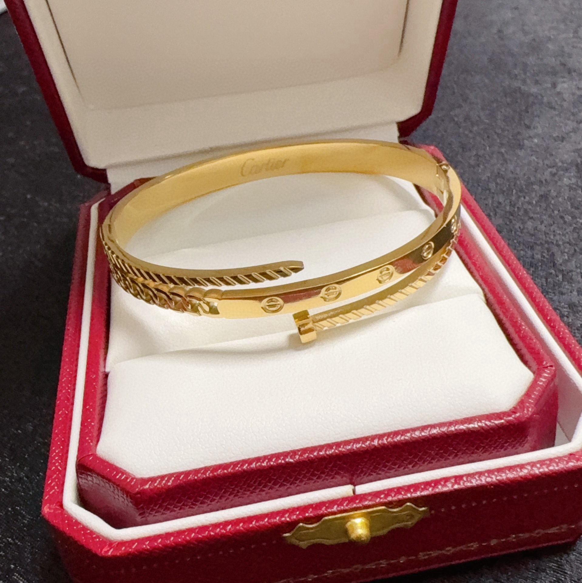 Cartier LOVE Nail Chain Cuff bracelet 18k yellow gold 17