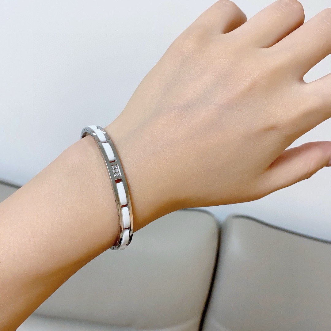 Cartier Maillon Panthere bracelet 18k white gold 18k yellow gold 18k rose gold with white ceramic and diamond accents 17