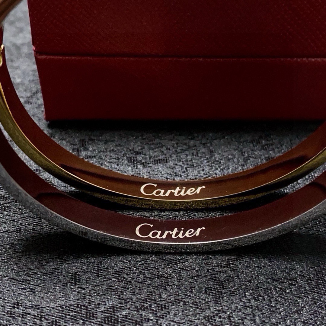 Cartier Love bracelet 18k yellow gold 18k white gold no gemstones 17