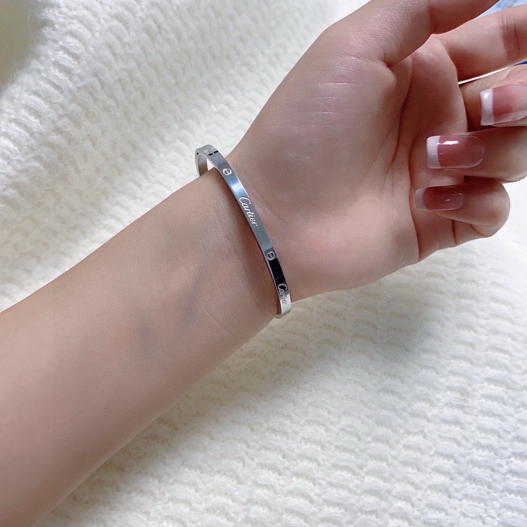 Cartier Love bracelet 18k yellow gold 18k rose gold 18k white gold no gemstones 17