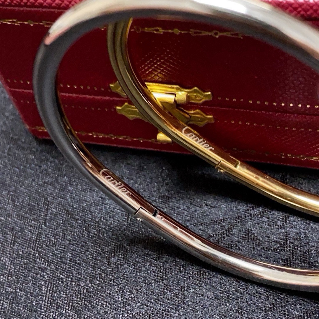 Cartier Love Bangle bracelet 18k gold 18k white gold no gemstones 17