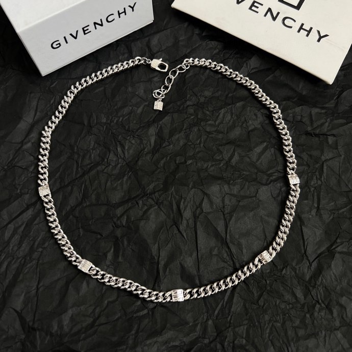 Luxury necklace