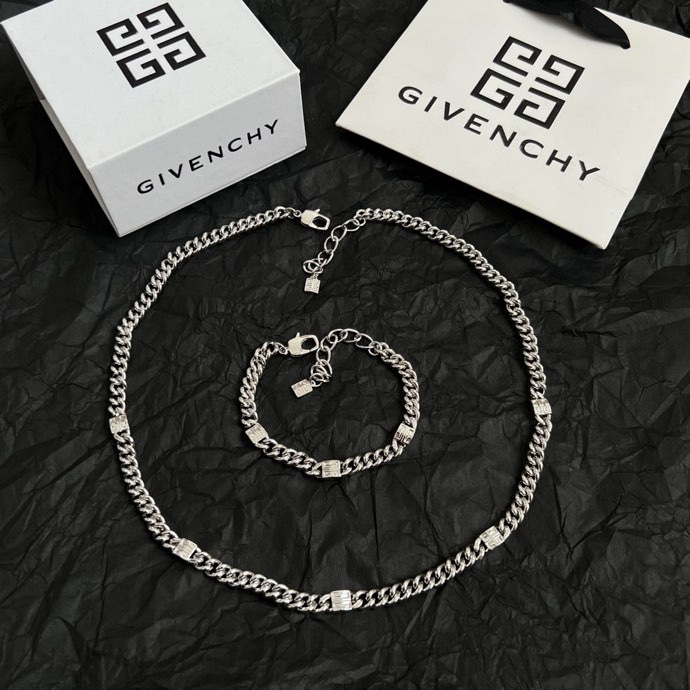 Luxury necklace