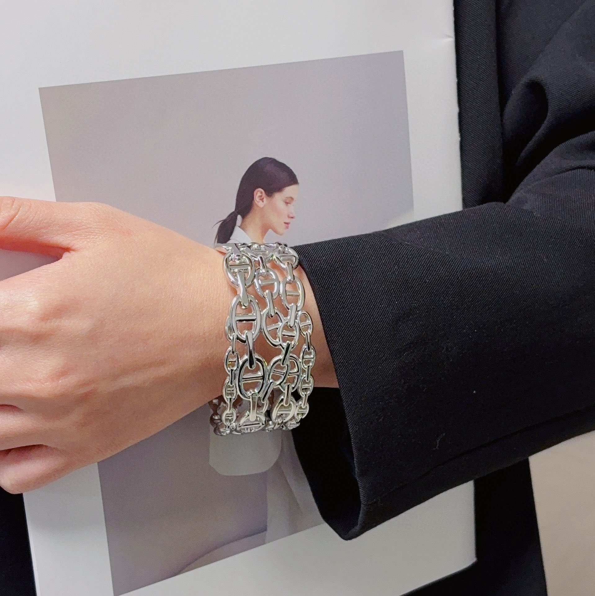 Bracciale Hermes Chaine d Ancre Enchainee MM Bracciale in metallo color oro e metallo argentato senza pietre preziose