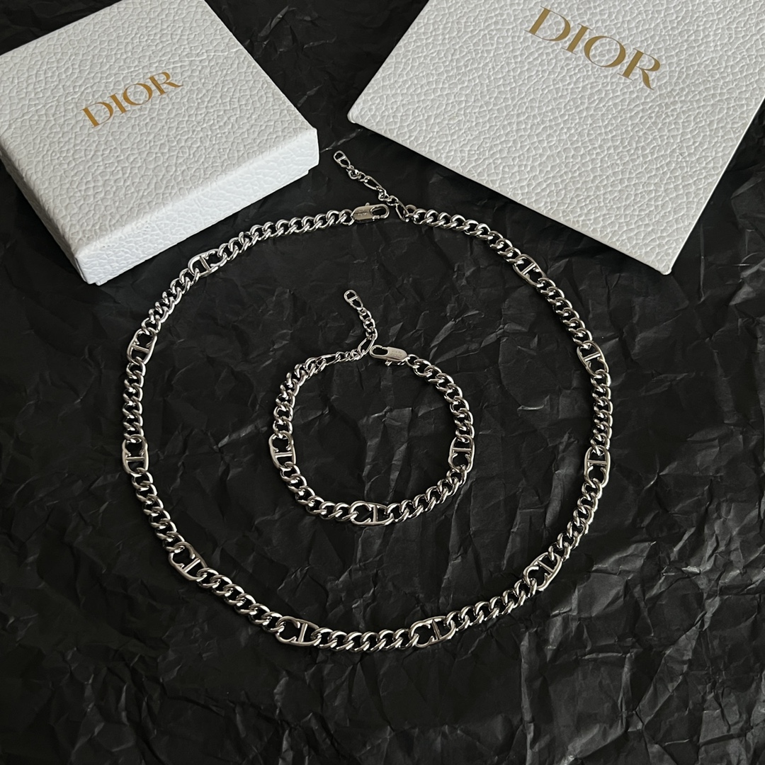 Dior CD Icon Curb Chain necklace silver-toned metal 50cm with 5cm extender