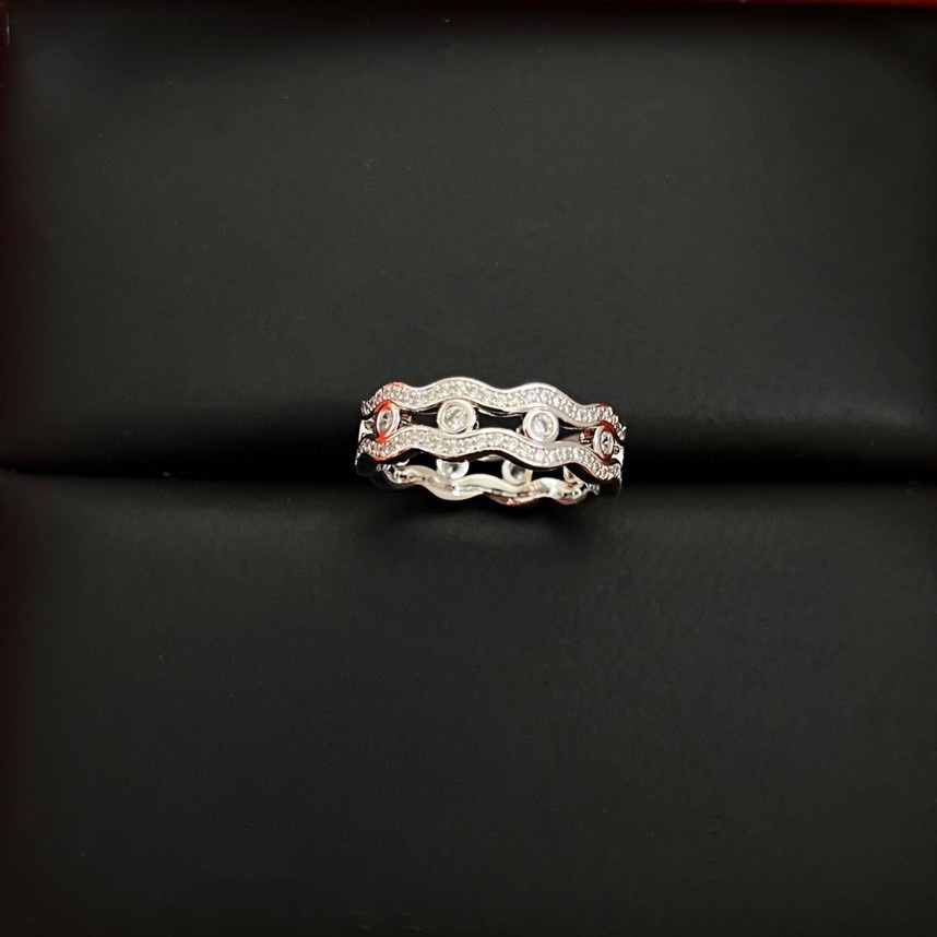 Anello Hermes Chaine d Ancre Waves in oro bianco 18 carati con accenti di diamanti chiari Oro rosa 18 carati con accenti di diamanti chiari EU 52