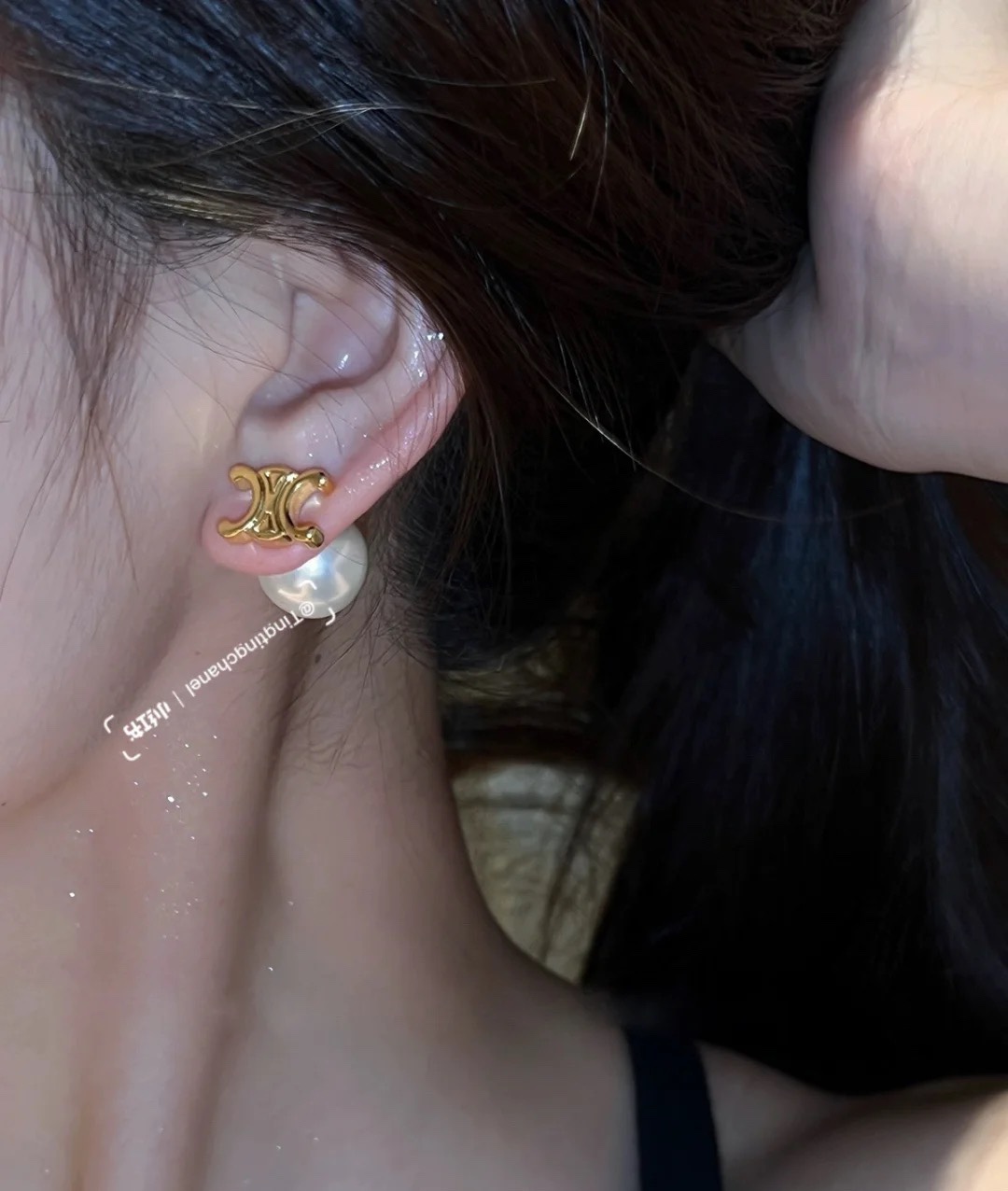 Celine Triomphe Pearl Stud Earrings earrings Gold-tone metal with white pearl One Size 10mm pearl diameter