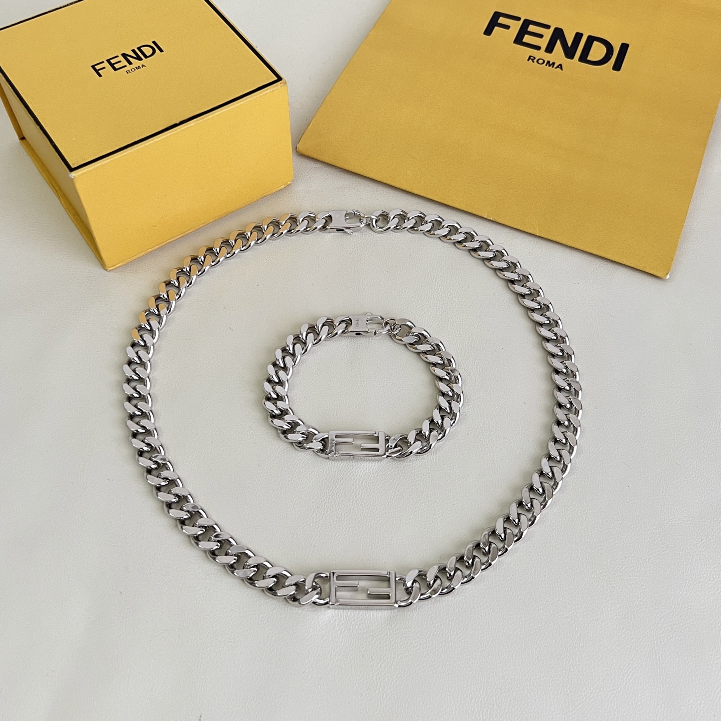 Fendi FF Logo Curb Chain necklace Silver-toned metal no accent stones 45cm