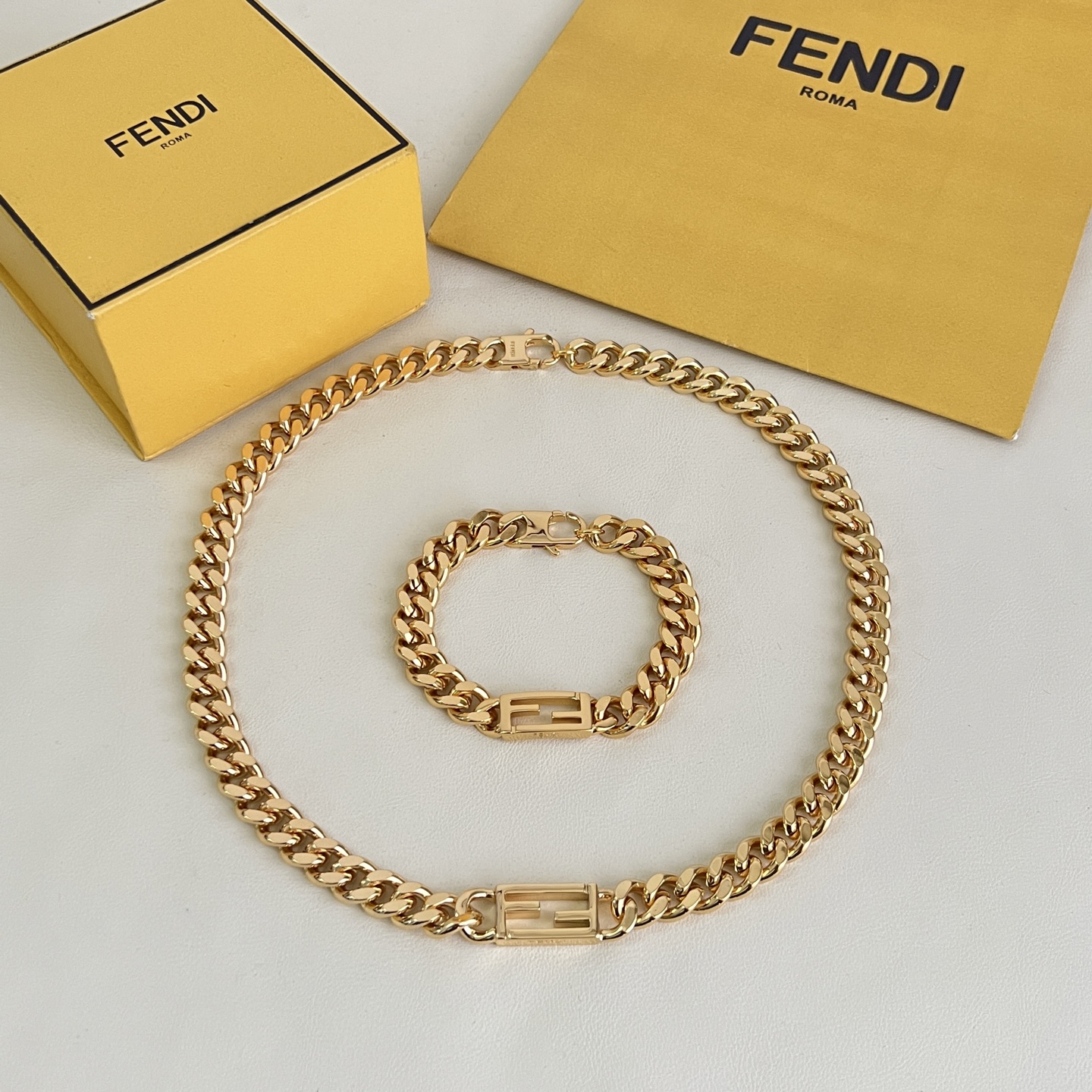 Fendi FF Logo Curb Chain necklace gold-tone metal 45cm