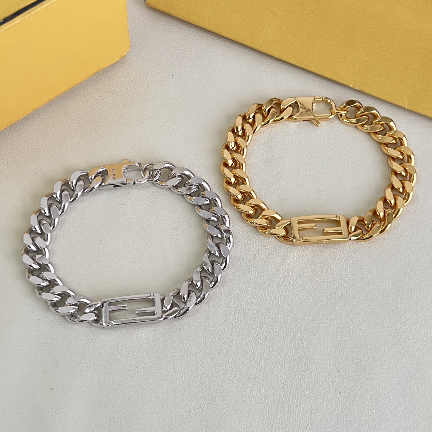 Fendi FF Logo Cuban Chain bracelet silver-tone metal gold-tone metal 19cm