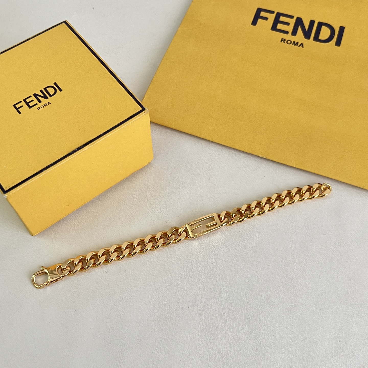 Fendi FF Logo Curb Chain bracelet Gold-tone metal Silver-tone metal 19cm