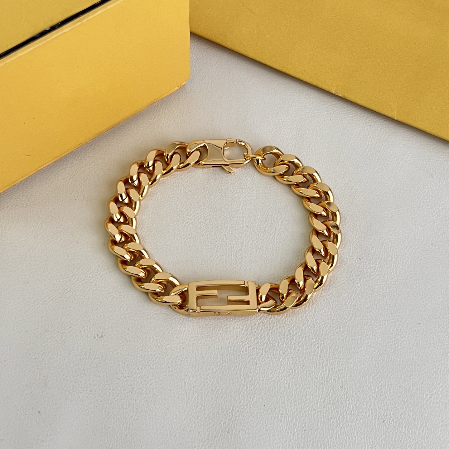 Fendi FF Logo Curb Chain bracelet Gold-tone metal Silver-tone metal 19cm