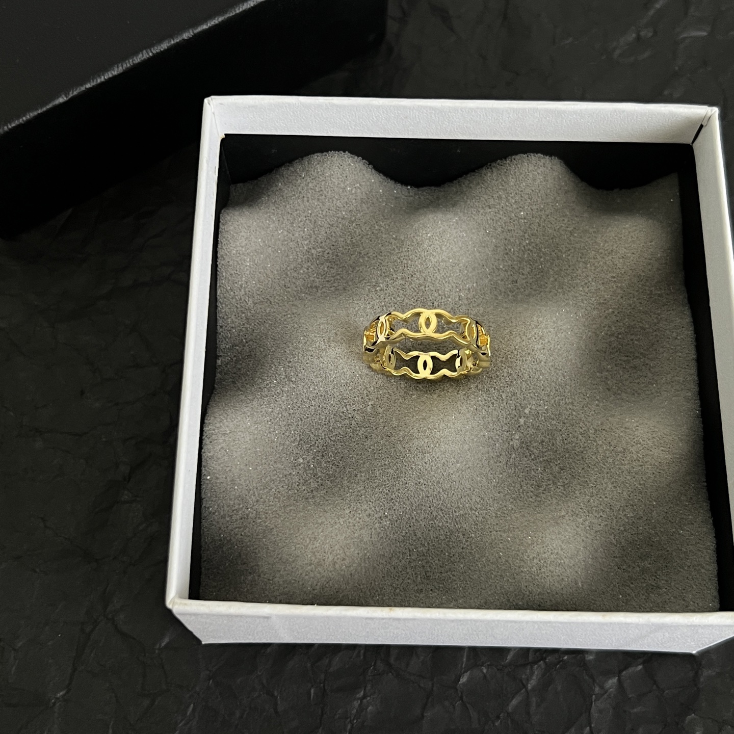 Chanel CC Logo Wavy Band Ring ring Gold-tone metal no accent stones US 7
