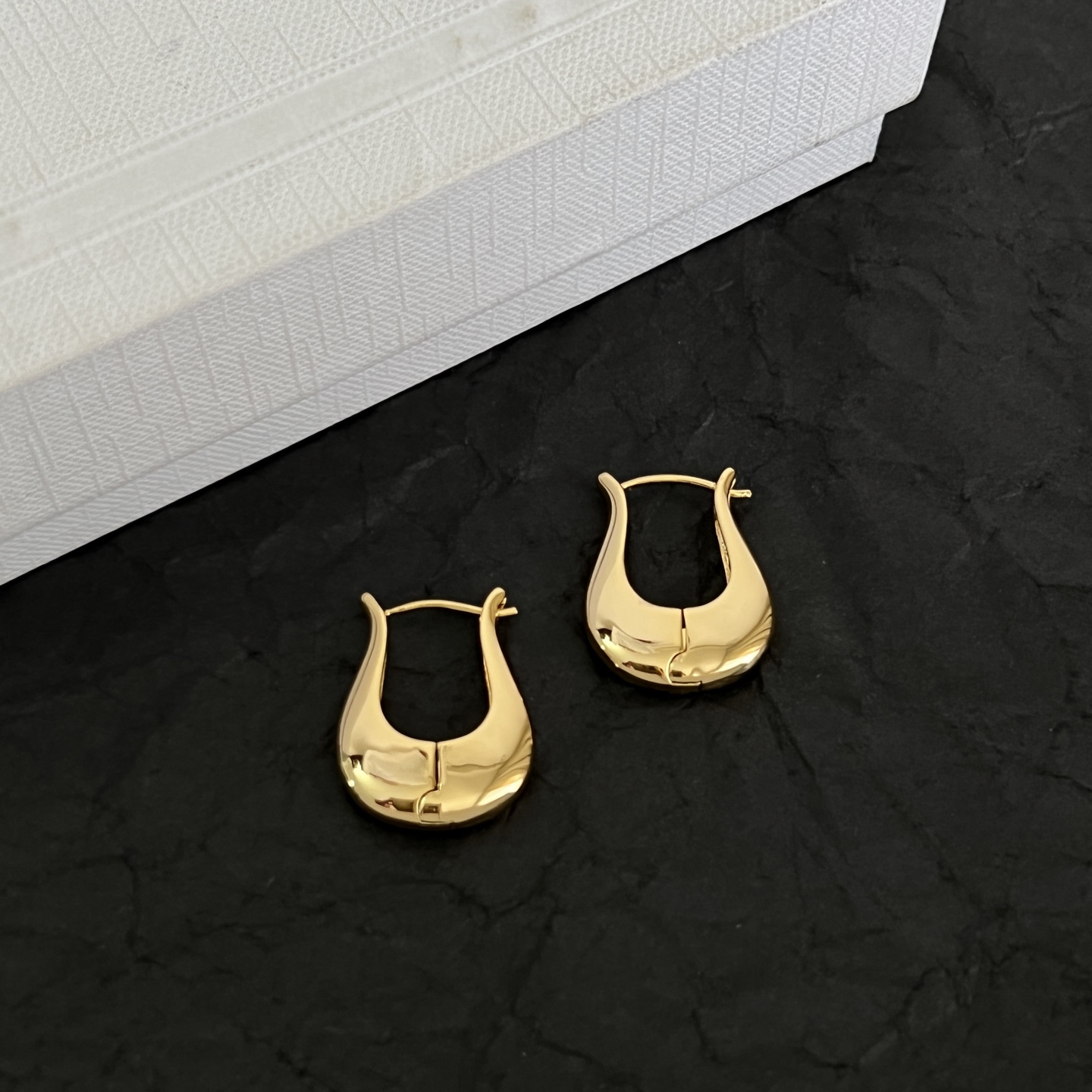 Celine Lyre Hoop Earrings earrings Polished gold-tone metal no gemstones 2cm hoop diameter