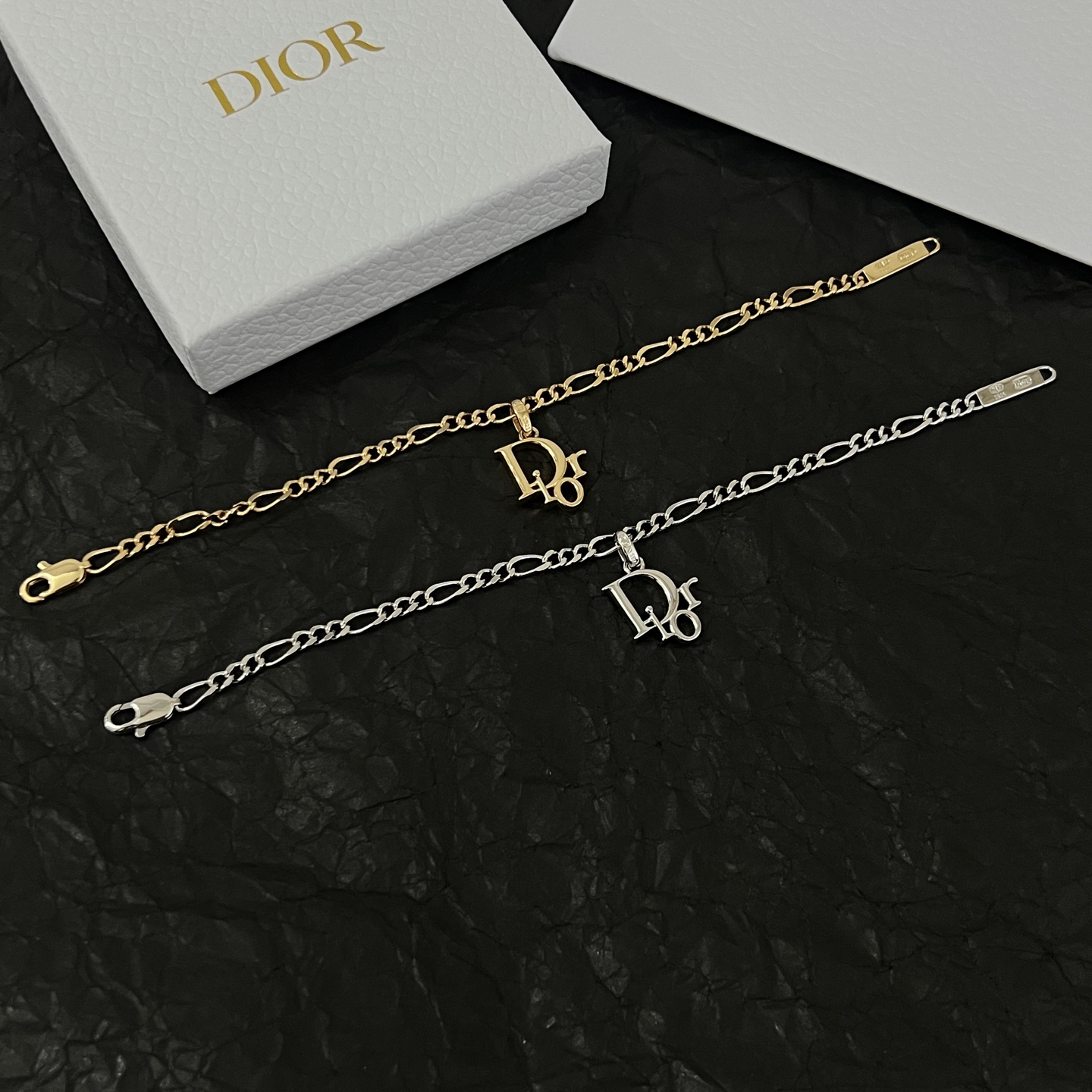 Dior Dior Logo Charm Figaro Chain bracelet Gold-tone metal no gemstones 18cm