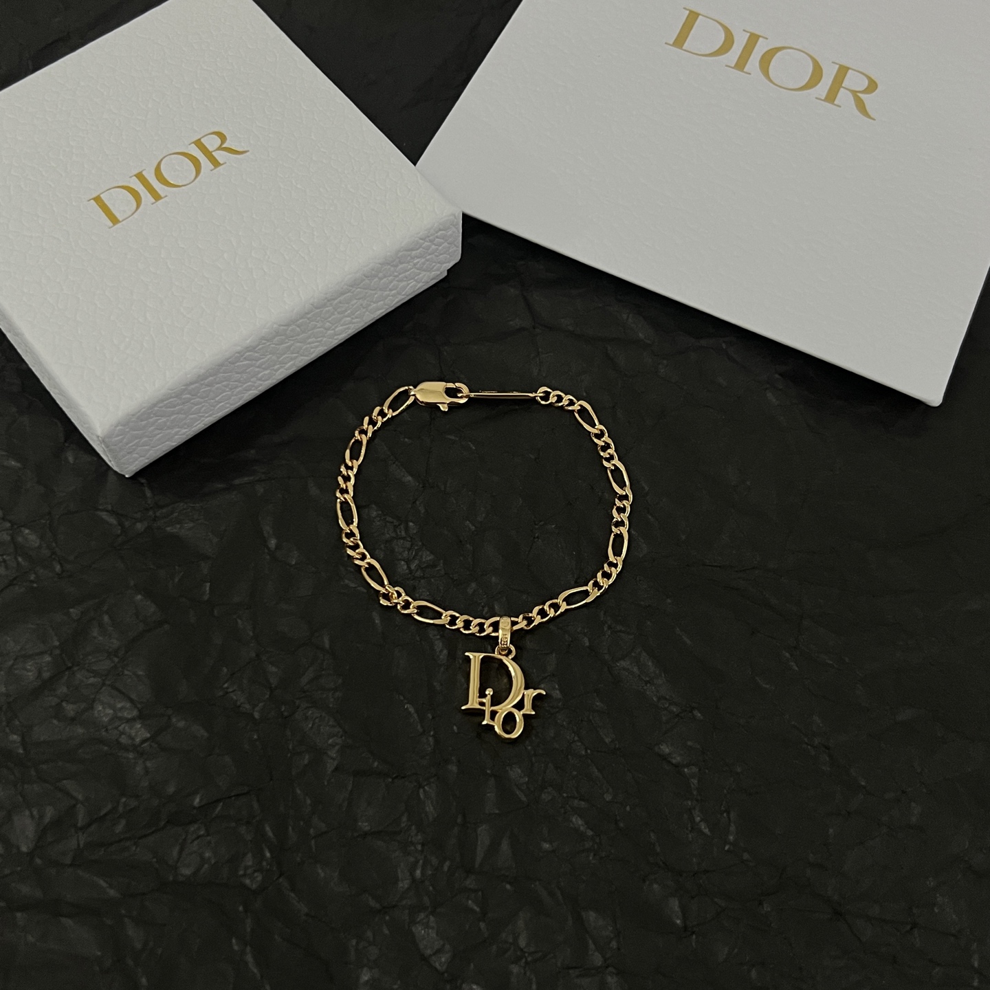 Dior Dior Logo Charm Figaro Chain bracelet Gold-tone metal no gemstones 18cm