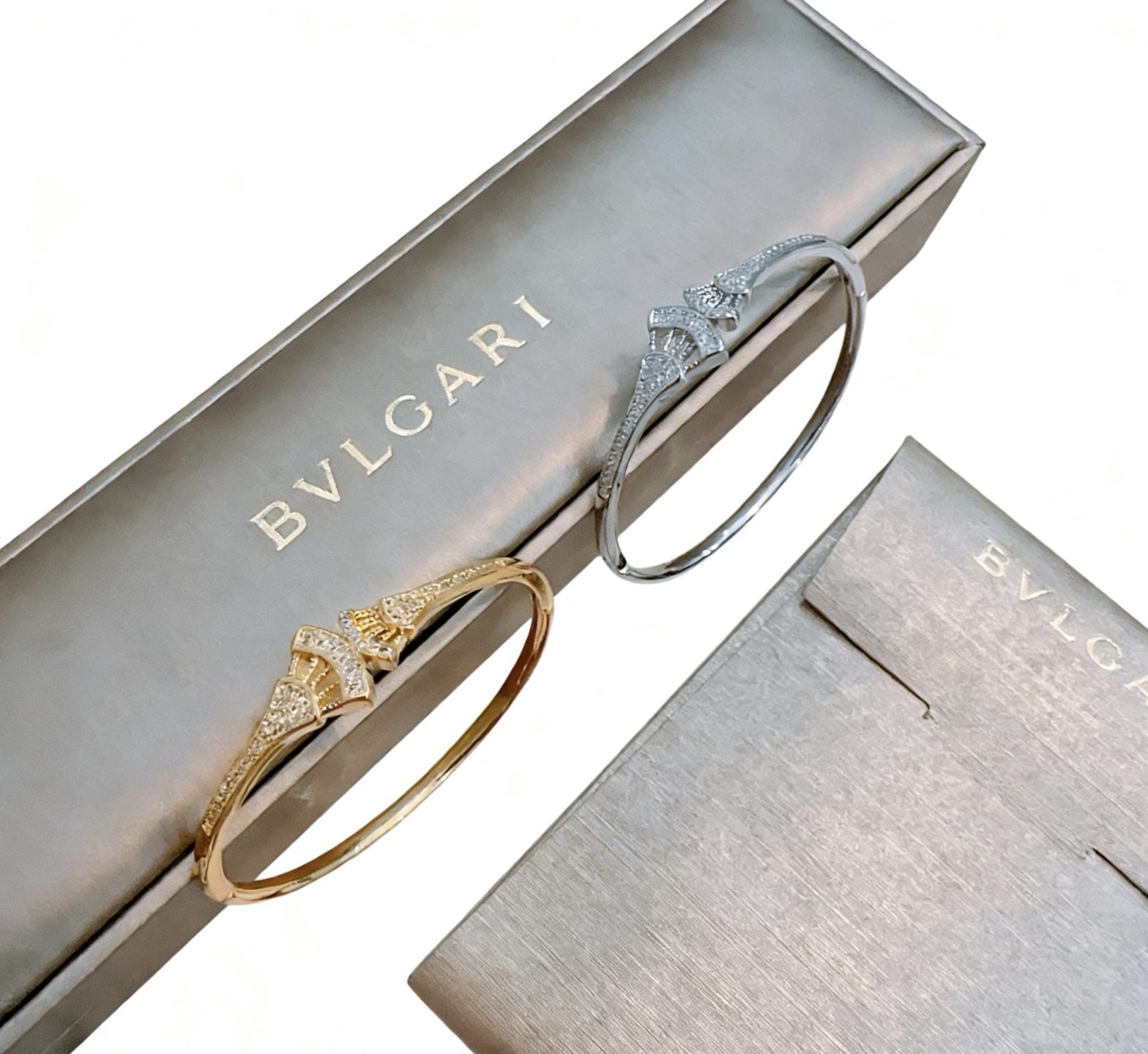 Bvlgari Divas Dream bracelet 18K yellow gold with pave diamonds 18K white gold with pave diamonds 17cm