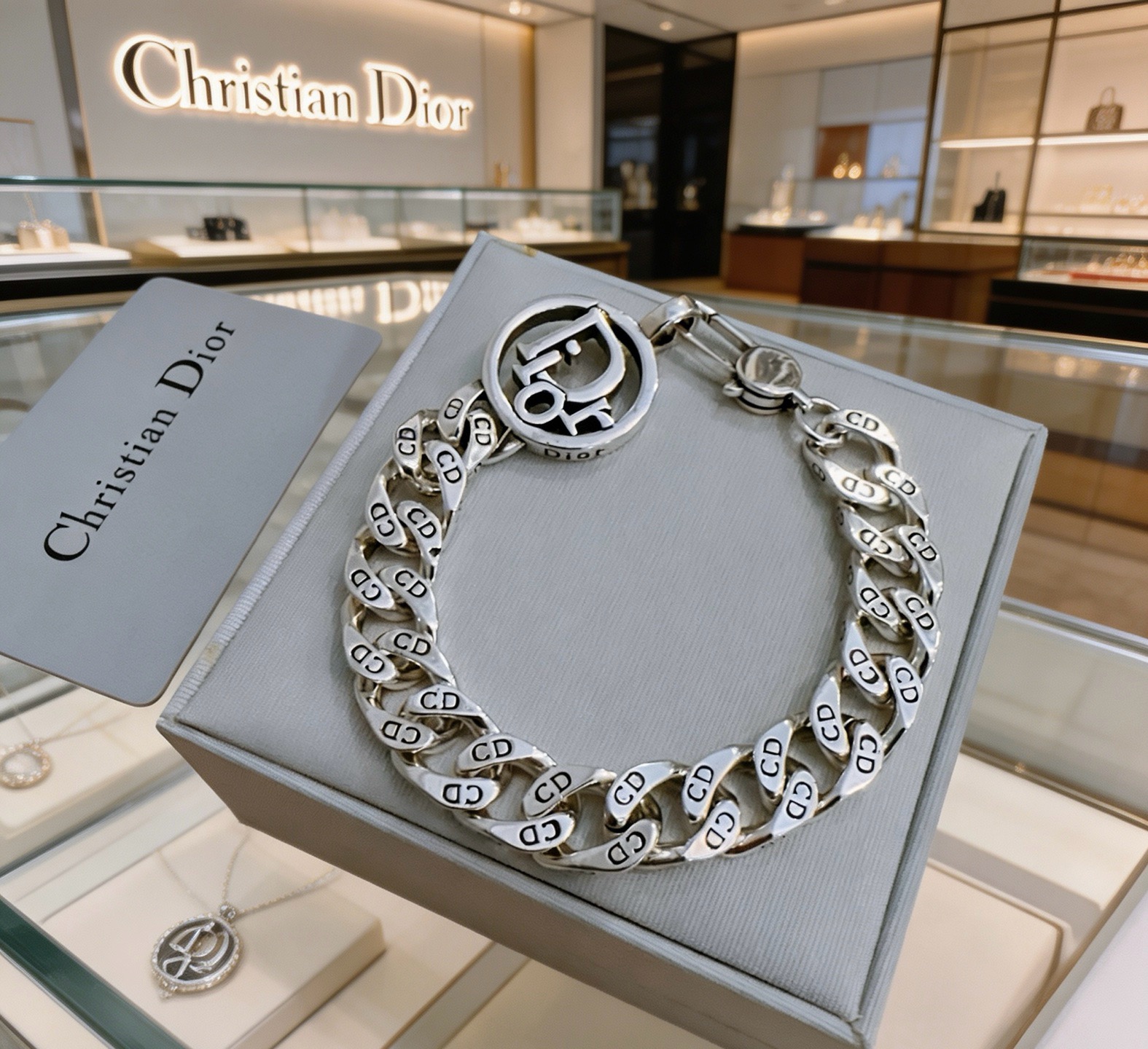 Dior CD Icon Curb Chain bracelet Silver-toned metal with black enamel CD logo detailing 21cm