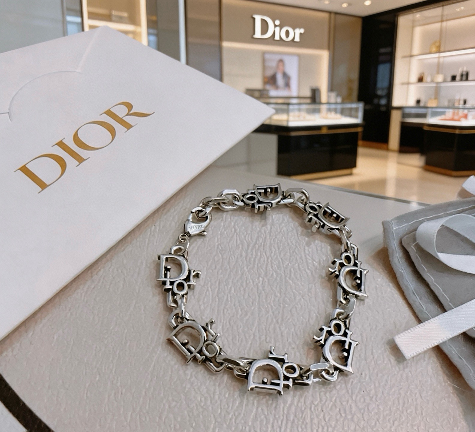 Dior Dio r evolution Logo Chain Bracelet bracelet Silver-toned metal no accent stones 19cm