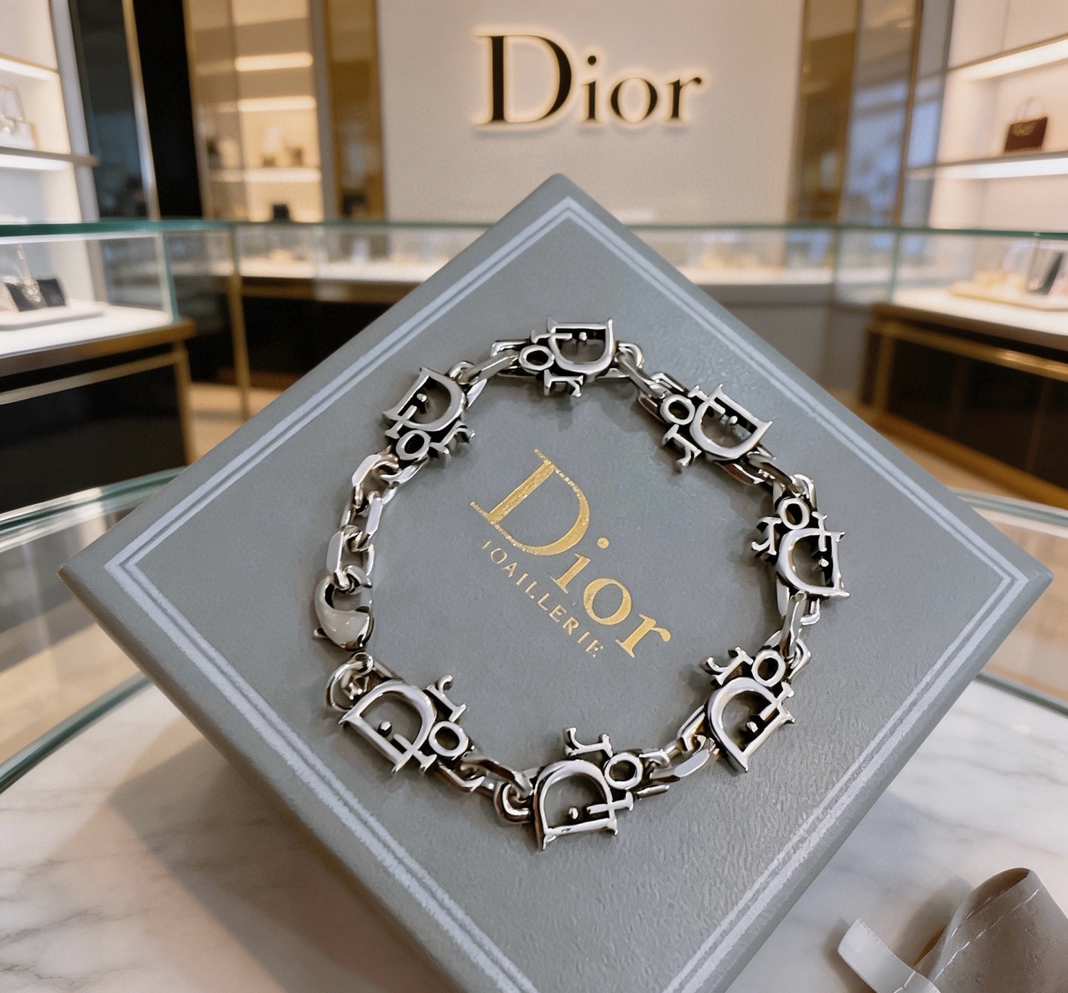 Dior Dio r evolution Logo Chain Bracelet bracelet Silver-toned metal no accent stones 19cm