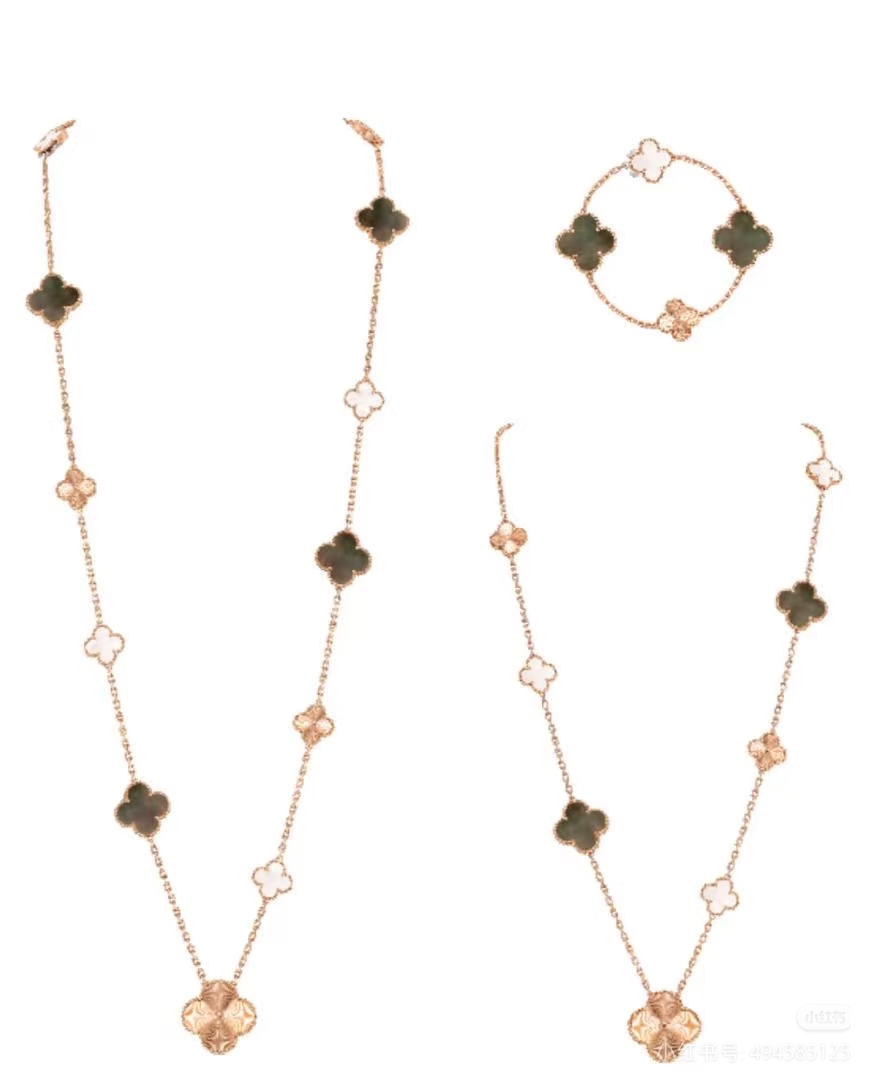Van Cleef Arpels Alhambra bracelet White gold with white mother-of-pearl chalcedony and guilloche white gold clover motifs 19cm