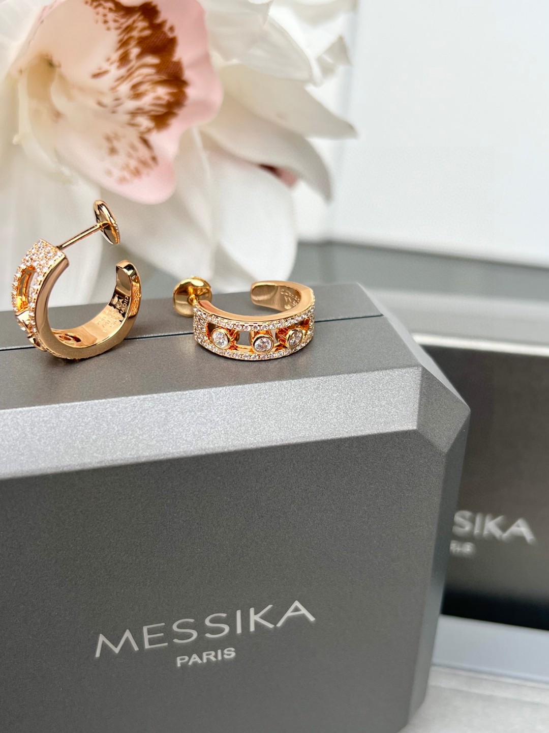 Messika Move Uno earrings rose gold with clear diamonds 12mm hoop diameter