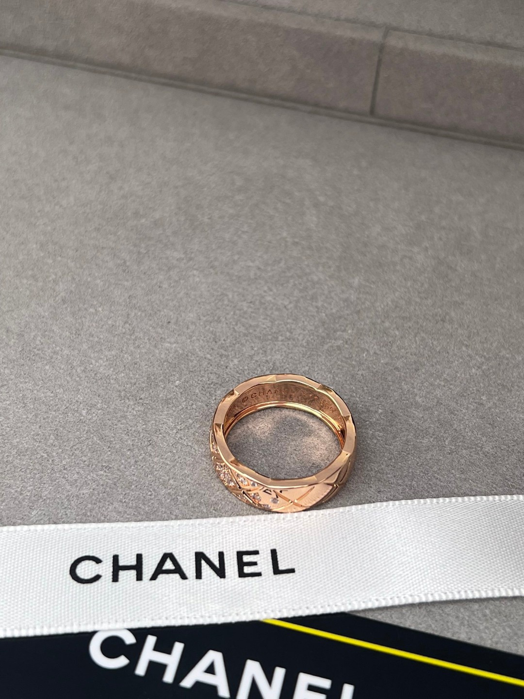 Chanel Coco Crush ring 18K rose gold with diamond accents 52