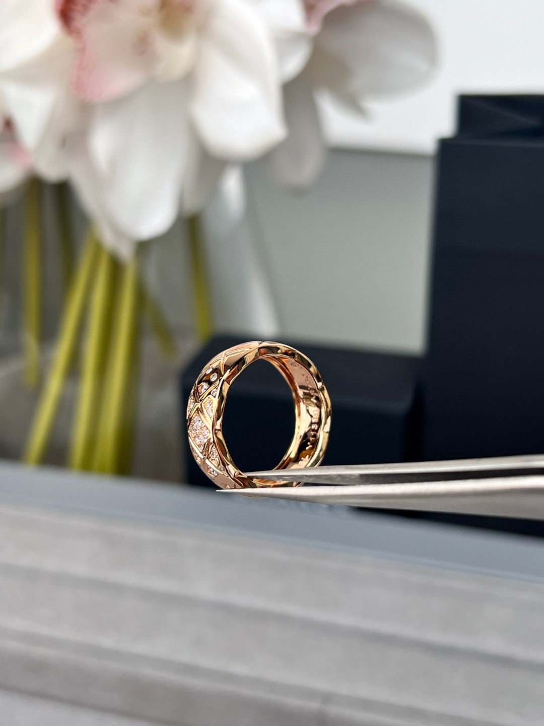 Chanel Coco Crush ring 18K rose gold with diamond accents 52