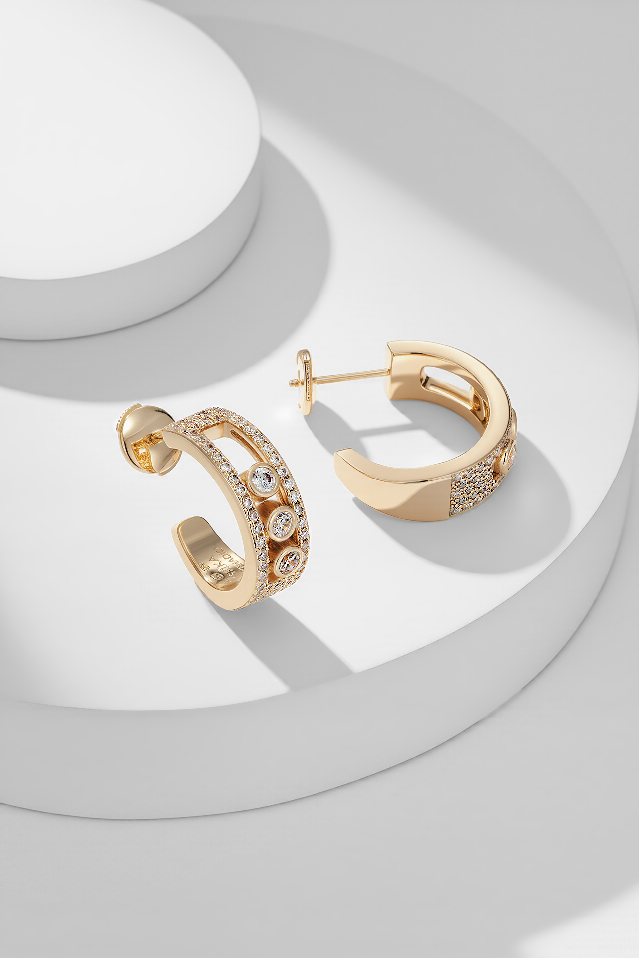 Messika Move Uno earrings 18k yellow gold with clear diamonds 15mm hoop diameter