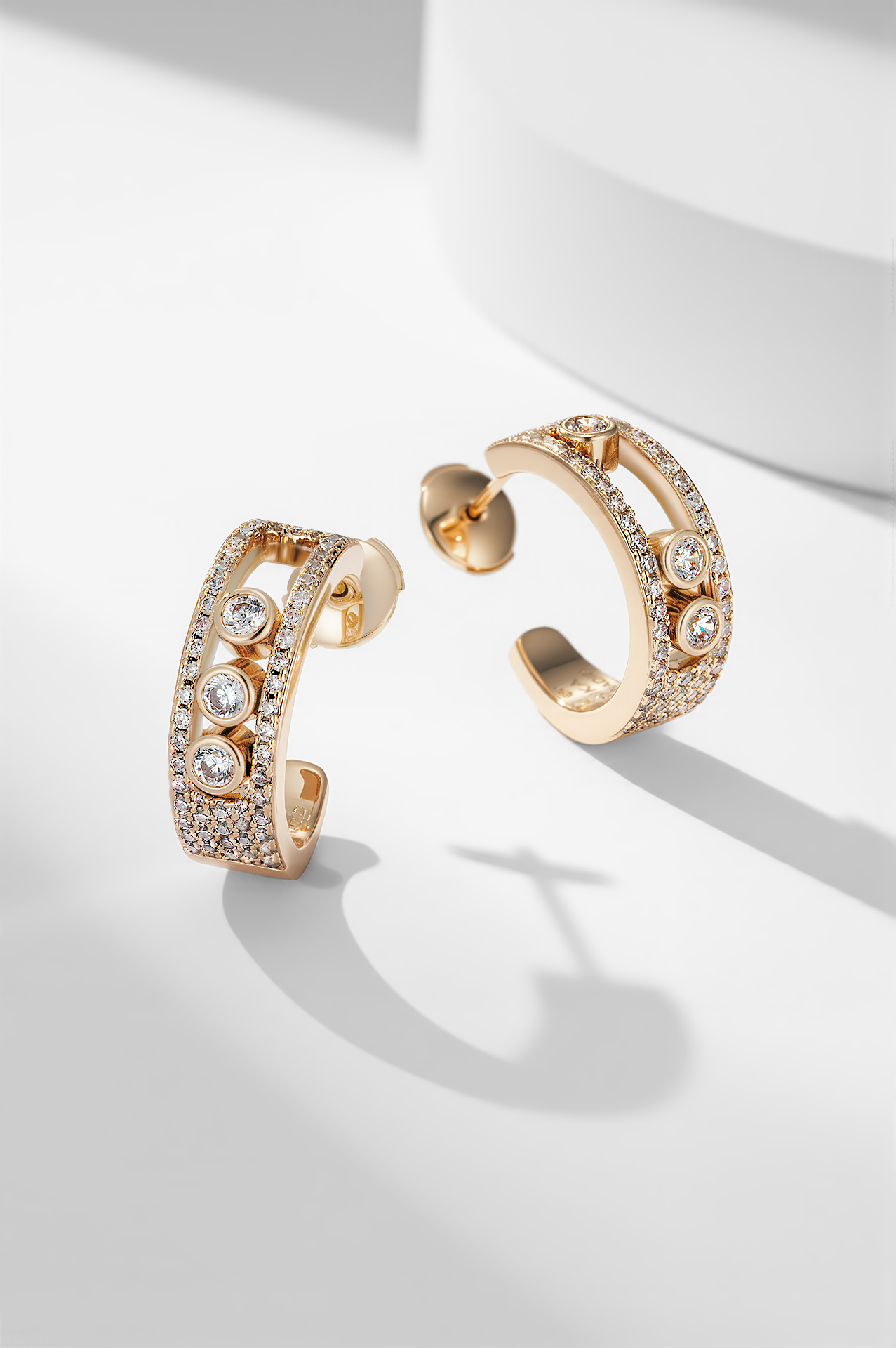 Messika Move Uno earrings 18k yellow gold with clear diamonds 15mm hoop diameter