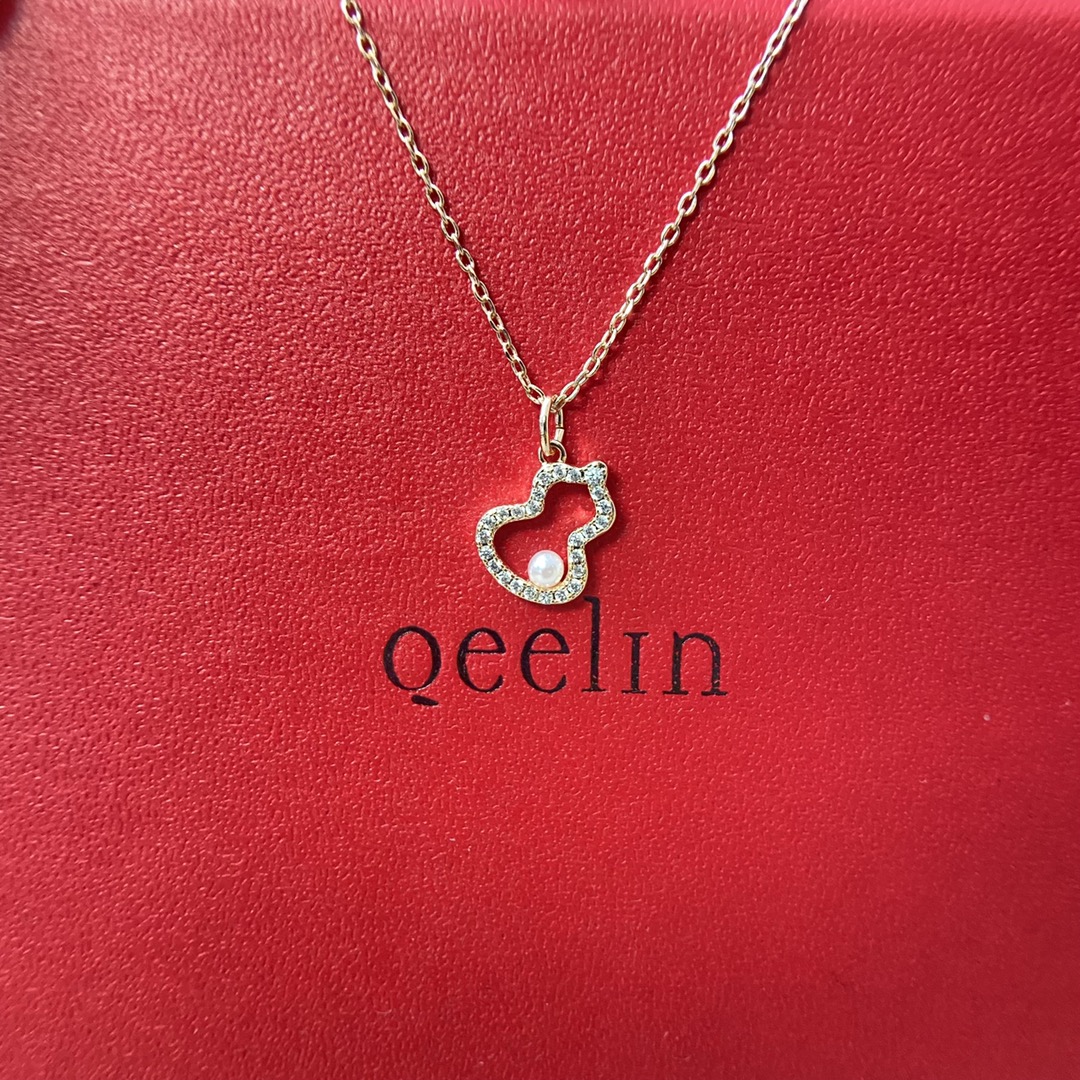 Qeelin Wulu necklace rose gold metal clear diamond accents white freshwater pearl 42cm with 2cm extender