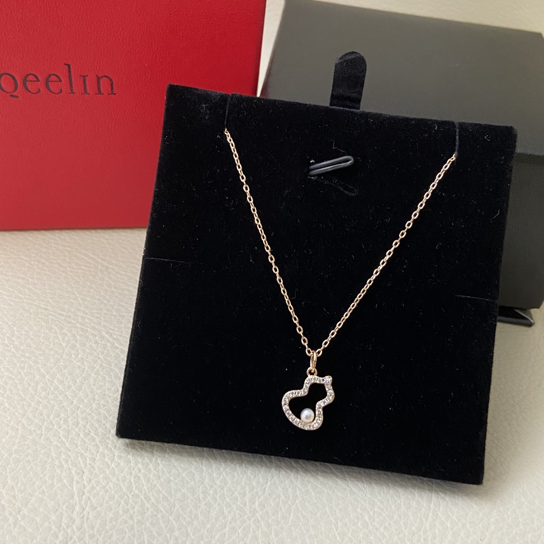 Qeelin Wulu necklace rose gold metal clear diamond accents white freshwater pearl 42cm with 2cm extender