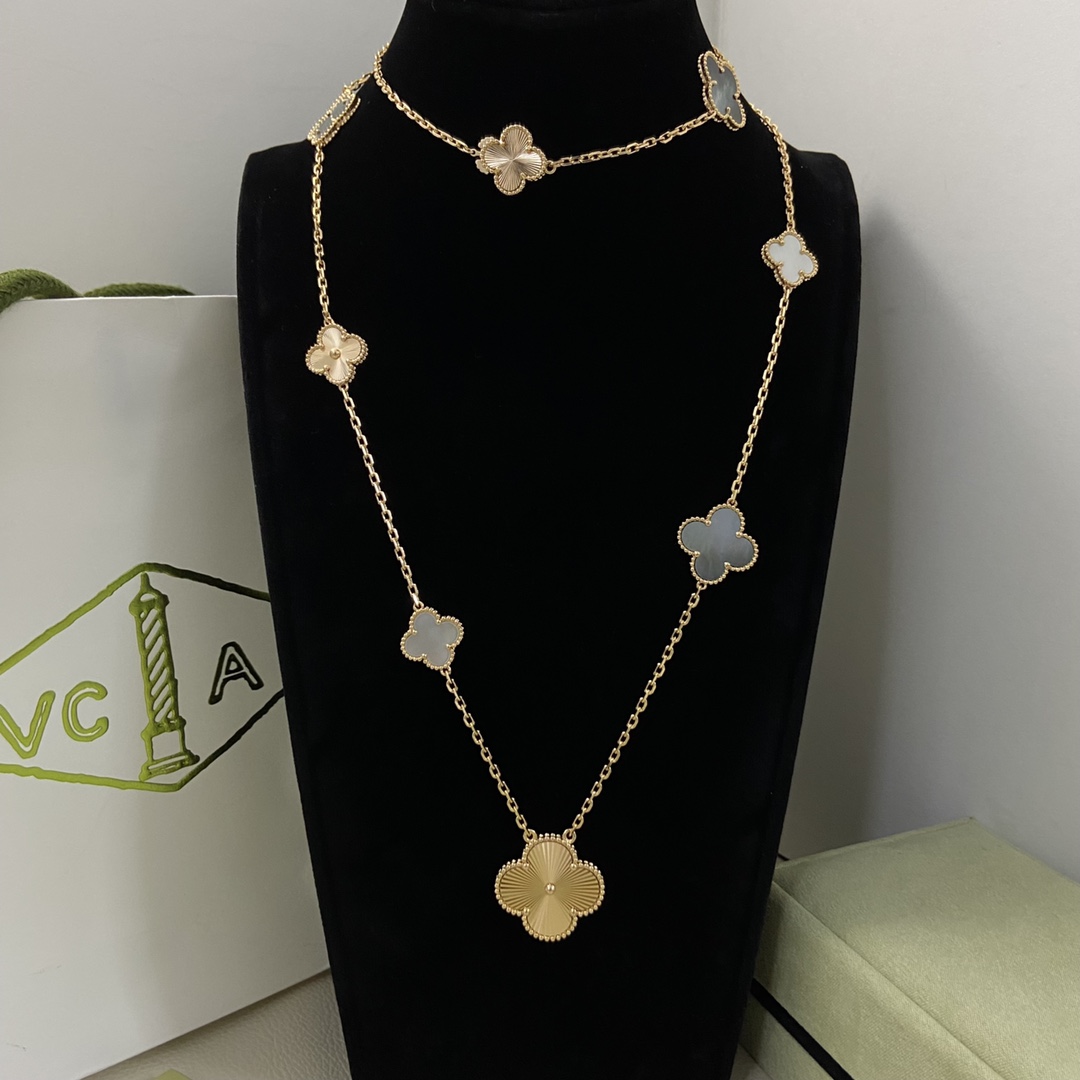 Van Cleef Arpels Magic Alhambra necklace White gold with white mother-of-pearl and chalcedony 82cm