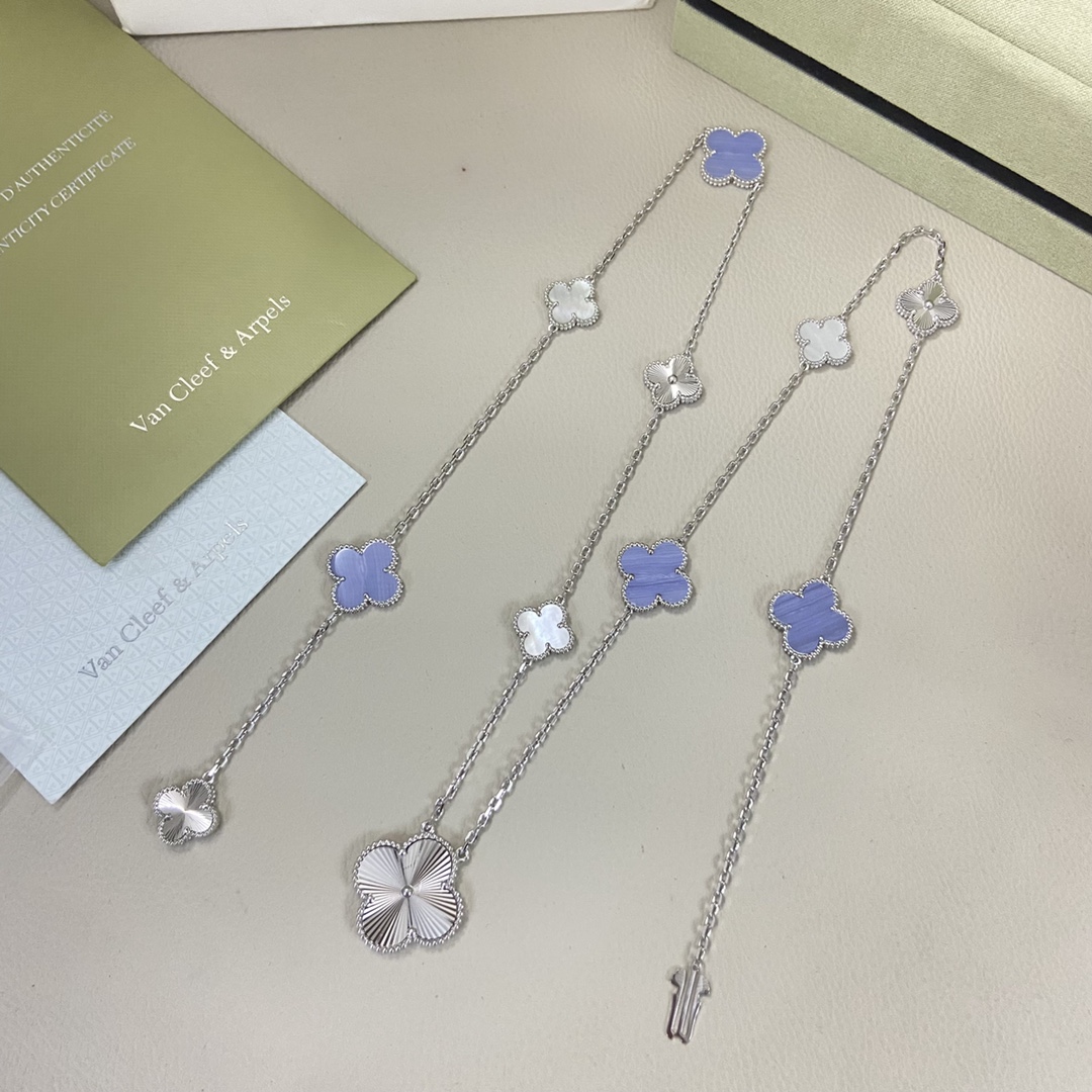 Van Cleef Arpels Magic Alhambra necklace White gold with white mother-of-pearl and chalcedony 82cm