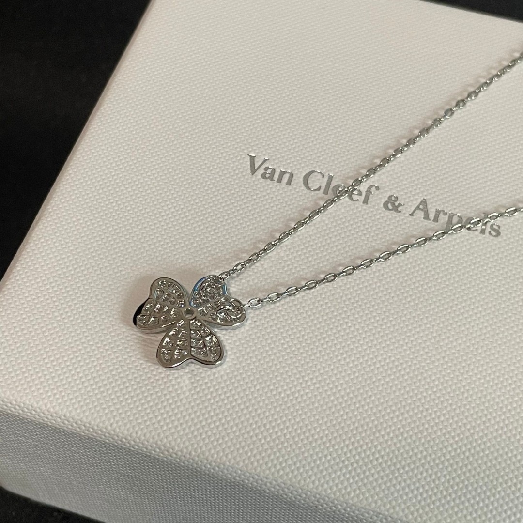 Collana Van Cleef Arpels Frivole Oro bianco diamanti 42 cm