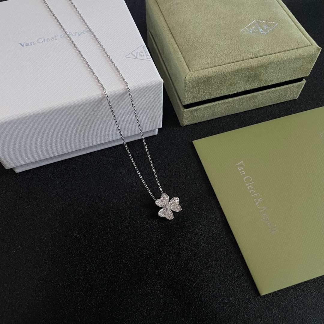 Collana Van Cleef Arpels Frivole Oro bianco diamanti 42 cm