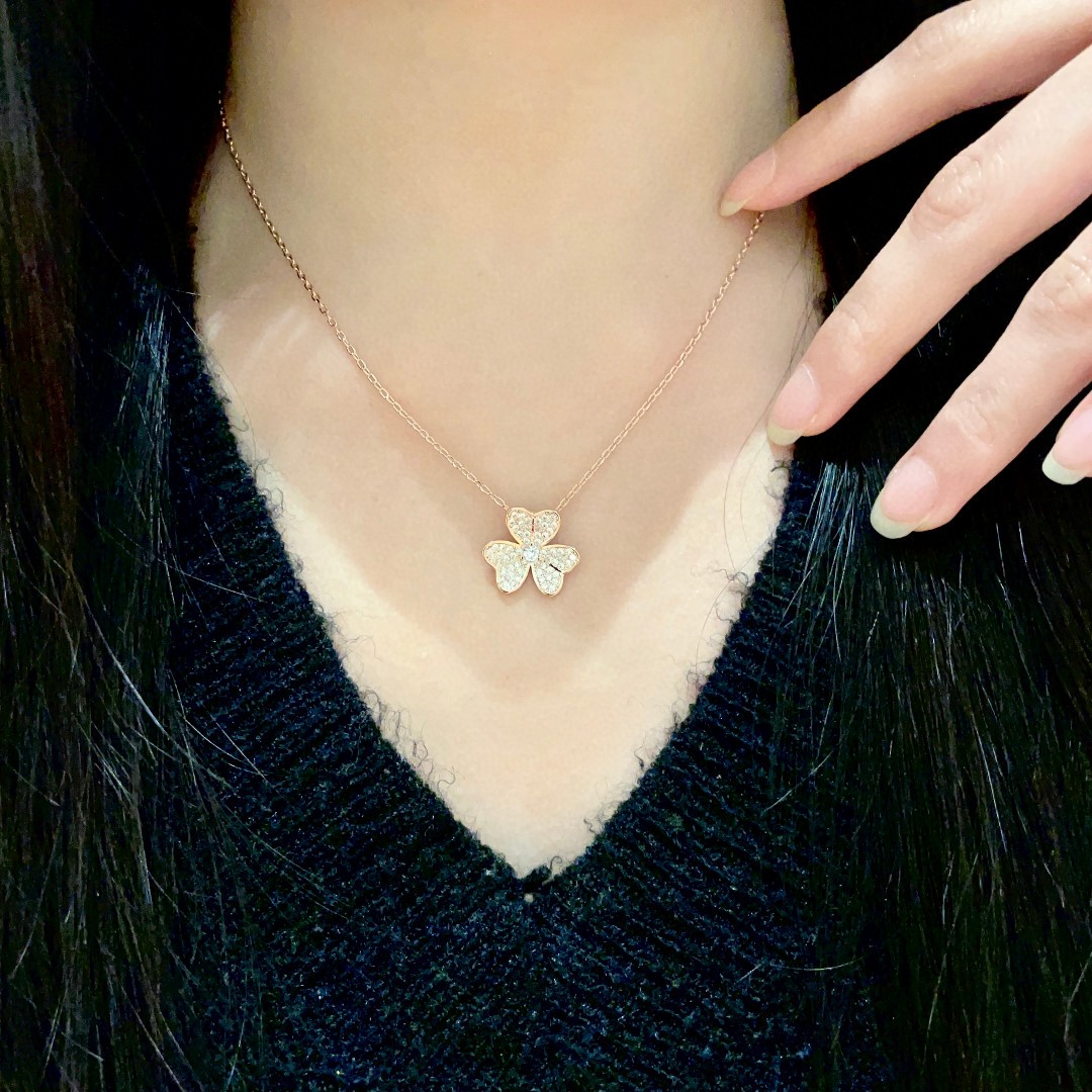 Van Cleef Arpels Frivole necklace Rose gold clear diamond 42cm