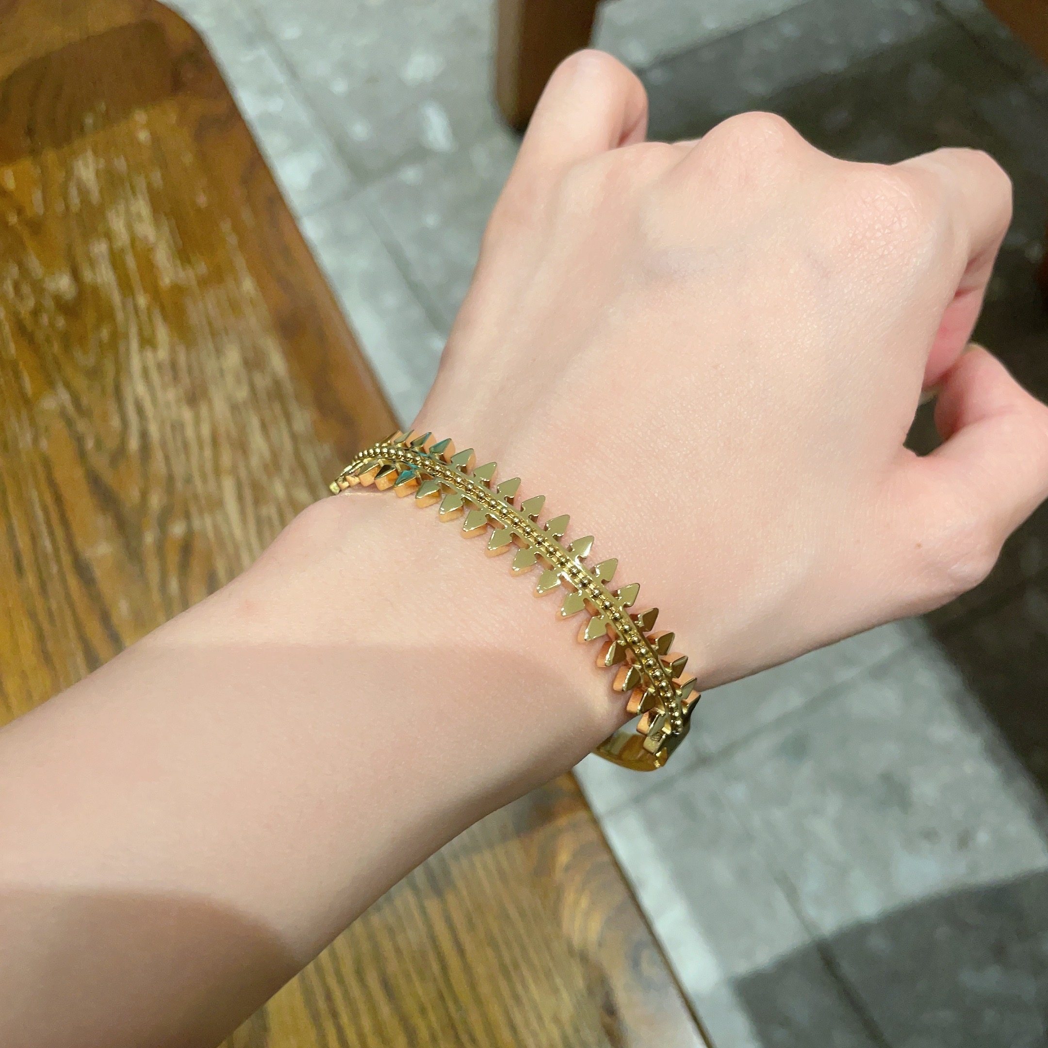 Cartier Clash de Cartier bracelet 18k yellow gold 17