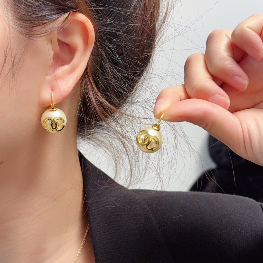 Chanel CC Logo Pearl Drop Earrings earrings gold-tone metal cream white faux pearl 1 5cm pearl diameter 2 5cm total drop length