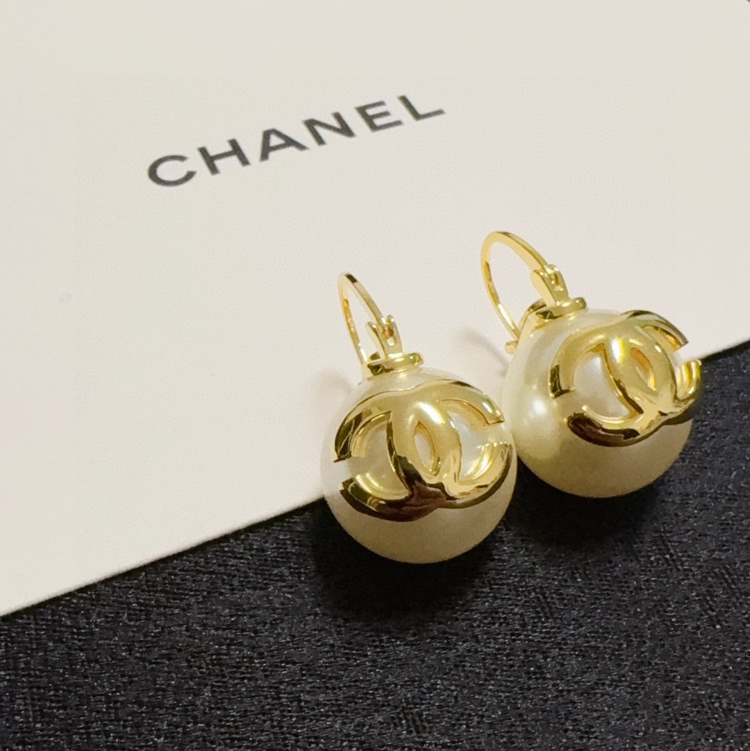 Chanel CC Logo Pearl Drop Earrings earrings gold-tone metal cream white faux pearl 1 5cm pearl diameter 2 5cm total drop length