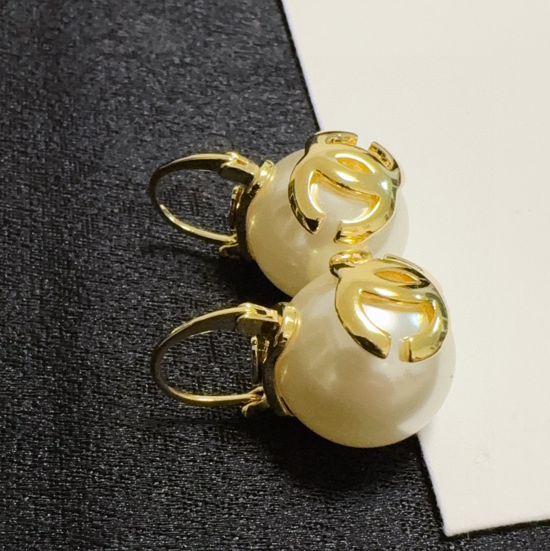 Chanel CC Logo Pearl Drop Earrings earrings gold-tone metal cream white faux pearl 1 5cm pearl diameter 2 5cm total drop length
